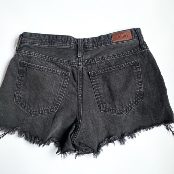 Hollister black distressed/ fringe raw hem high rise “mom shorts” 3” ❤️ - Picture 3 of 5